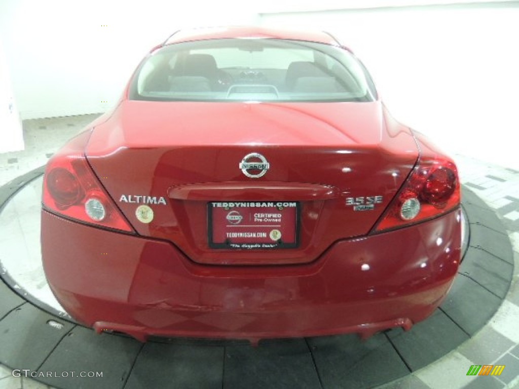 2009 Altima 3.5 SE Coupe - Code Red Metallic / Charcoal photo #7