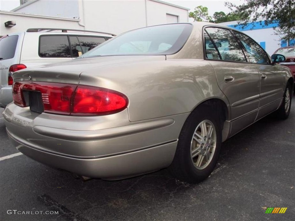2003 Regal LS - Light Sandrift Metallic / Taupe photo #3