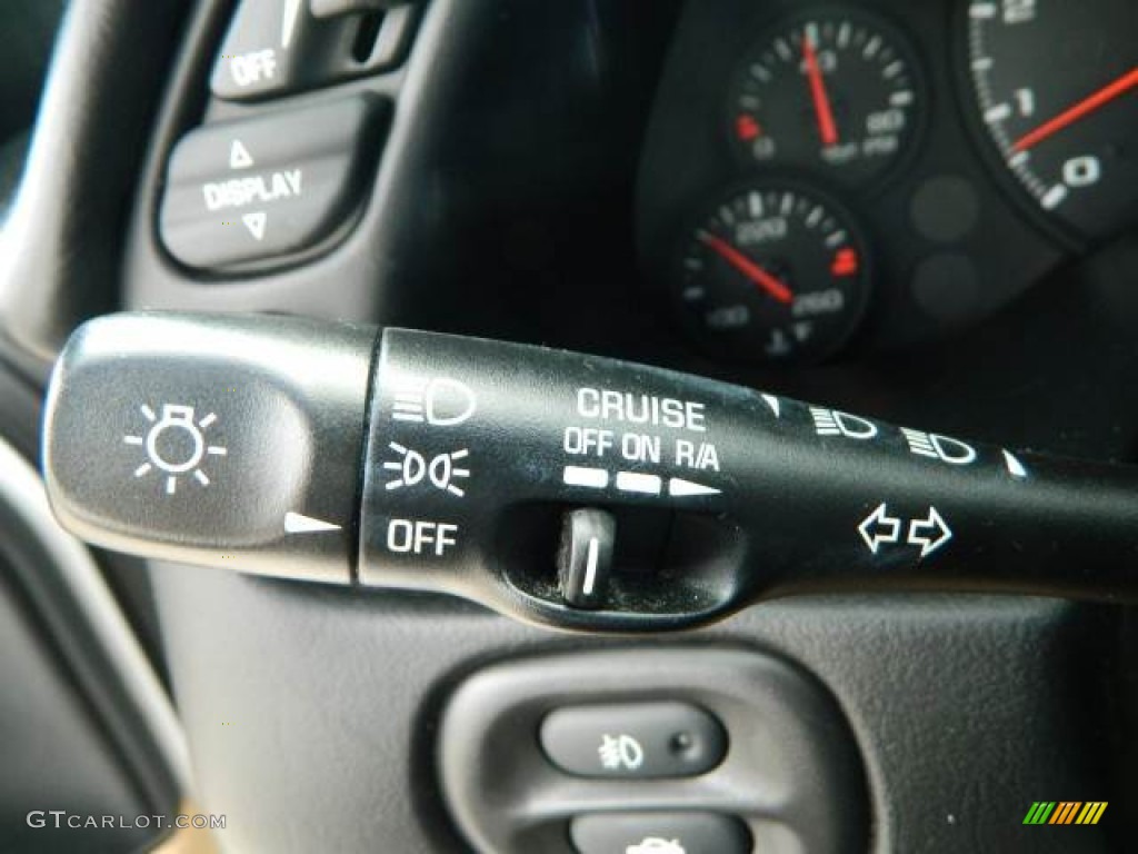 2004 Corvette Convertible - Arctic White / Light Oak photo #21