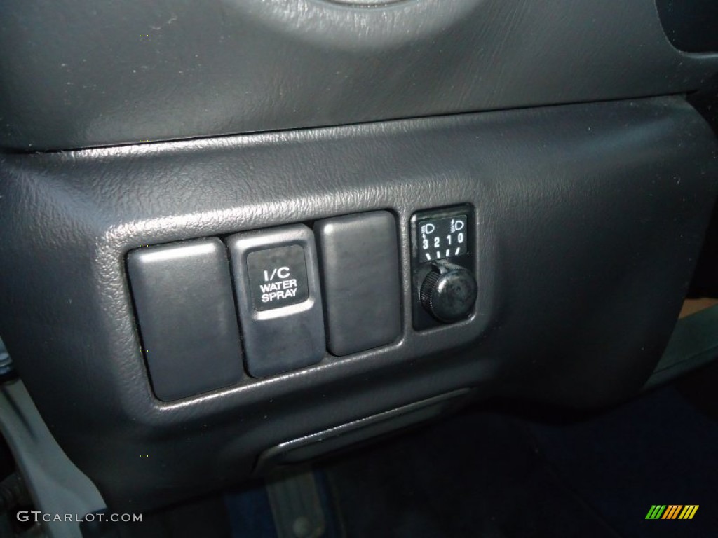 2005 Subaru Impreza WRX STi Controls Photos