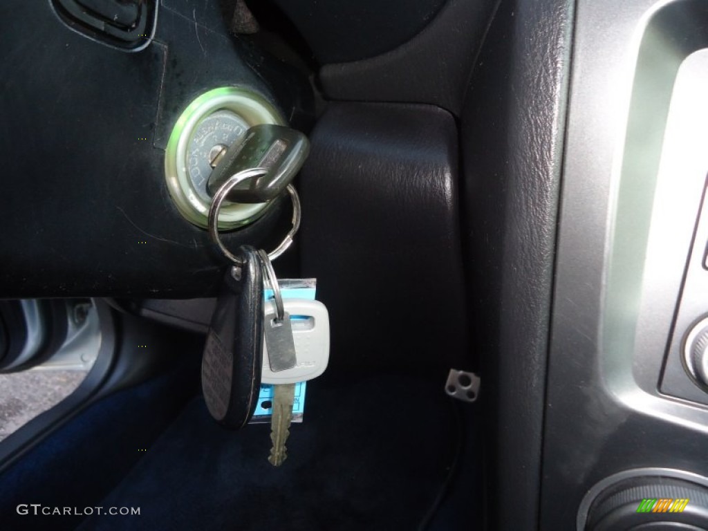 2005 Subaru Impreza WRX STi Keys Photos