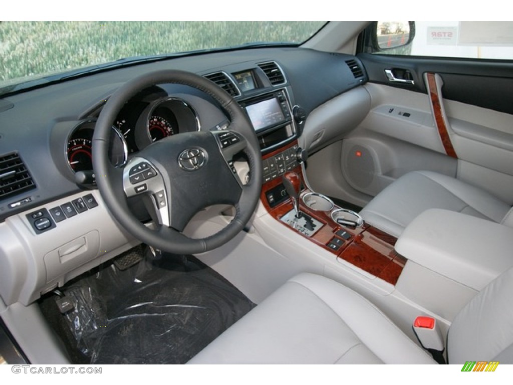 2013 Highlander Limited 4WD - Magnetic Gray Metallic / Ash photo #5