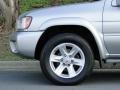 2003 Nissan Pathfinder LE 4x4 Wheel and Tire Photo