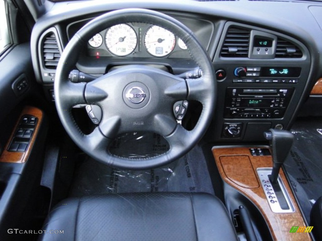 2003 Nissan Pathfinder LE 4x4 Charcoal Dashboard Photo #76317889