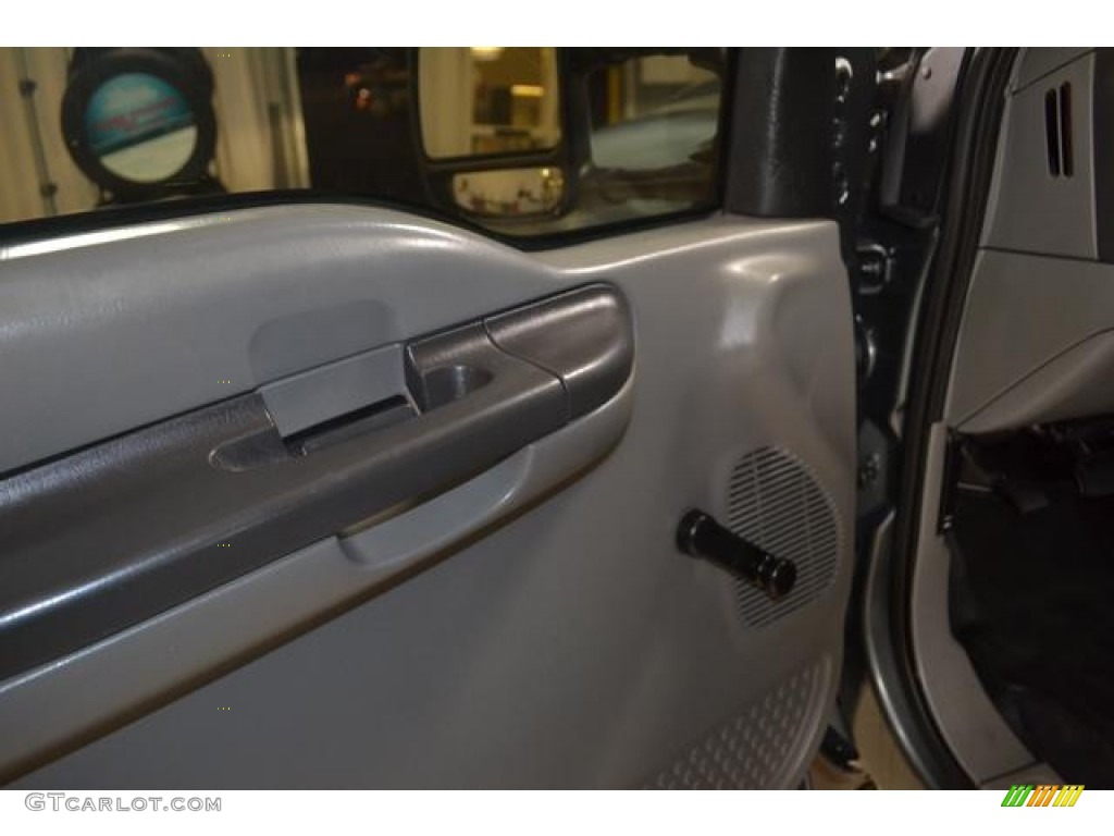 2006 F250 Super Duty XLT SuperCab 4x4 - Dark Shadow Gray Metallic / Medium Flint photo #12