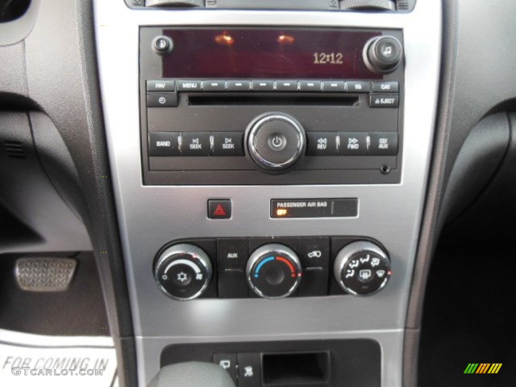 2008 GMC Acadia SLE AWD Controls Photo #76318946