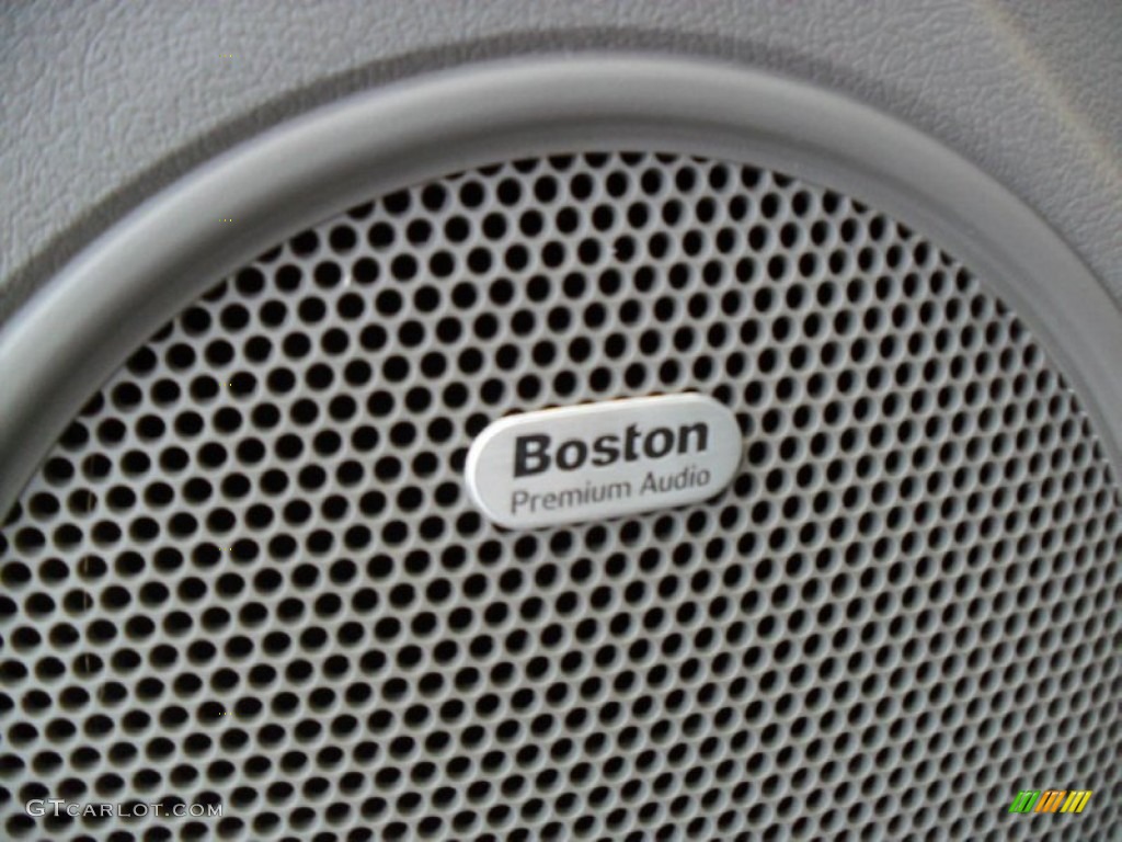 2007 Jeep Commander Sport 4x4 Audio System Photo #76320957