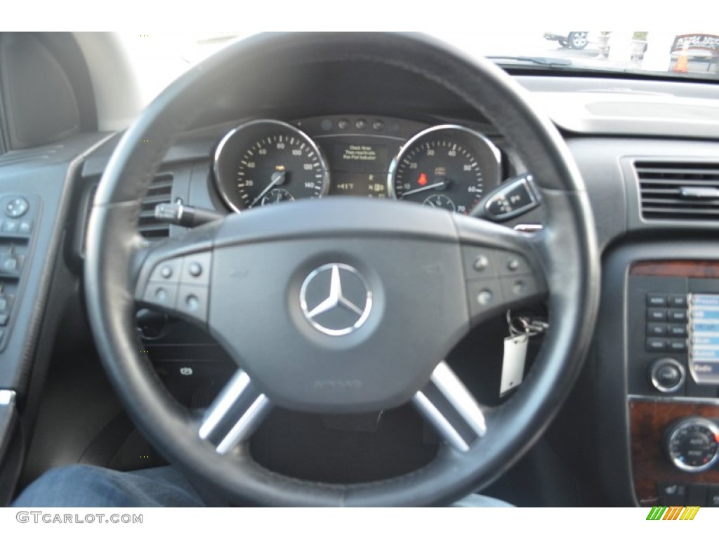 2006 Mercedes-Benz R 350 4Matic Steering Wheel Photos
