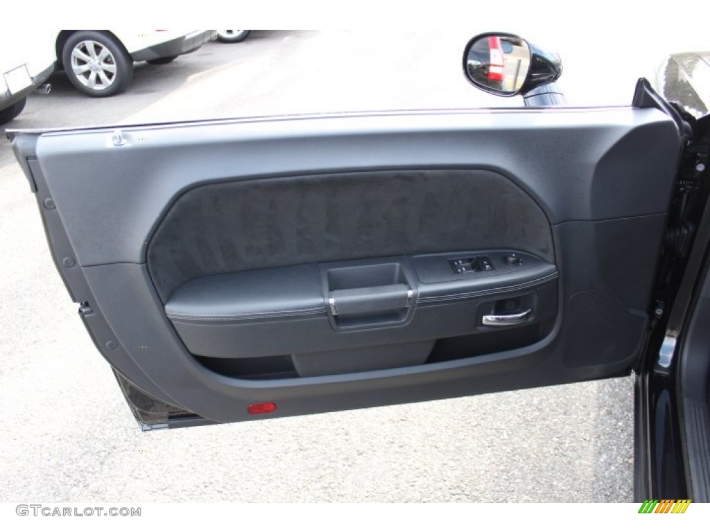 2010 Dodge Challenger SRT8 Door Panel Photos