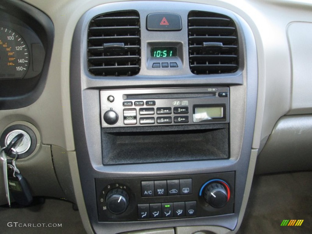 2004 Hyundai Sonata Standard Sonata Model Controls Photo #76324868