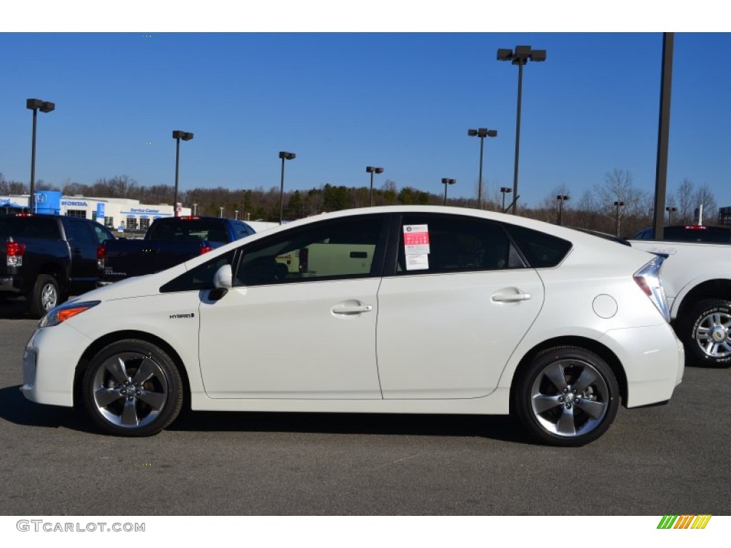 Blizzard White Pearl 2013 Toyota Prius Three Hybrid Exterior Photo #76325418