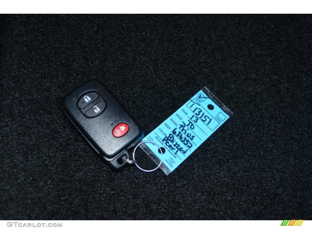 2013 Toyota Prius Three Hybrid Keys Photo #76325729