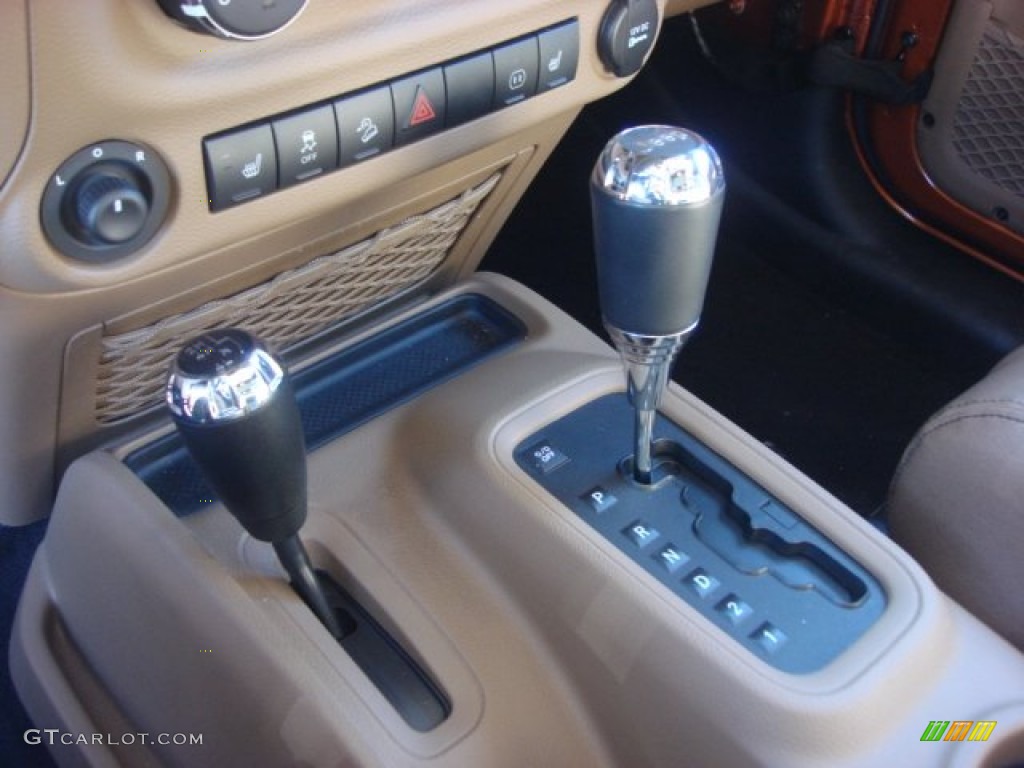 2011 Jeep Wrangler Unlimited Rubicon 4x4 6 Speed Manual Transmission Photo #76326956