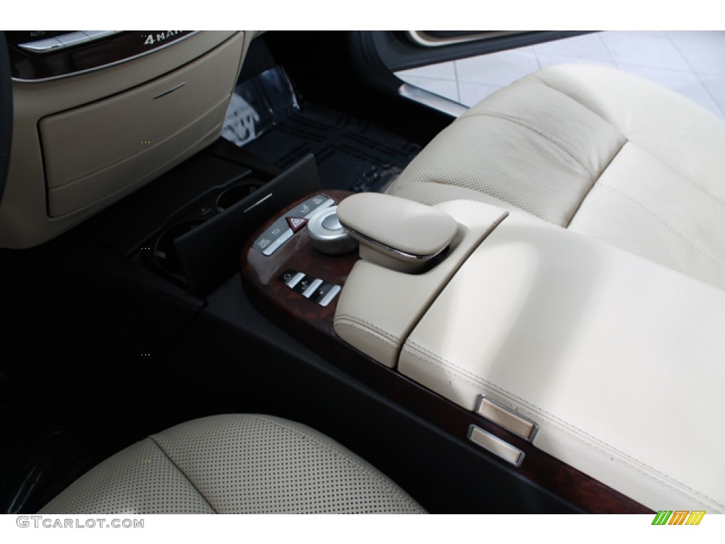 2007 Mercedes-Benz S 550 4Matic Sedan Controls Photo #76328033