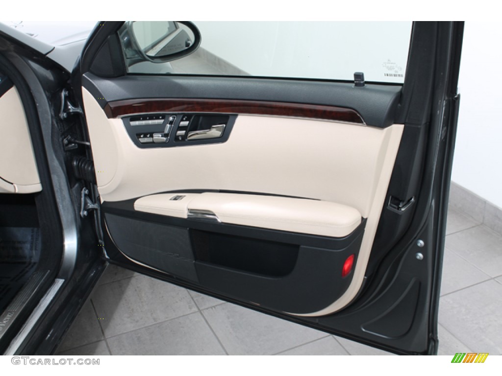 2007 Mercedes-Benz S 550 4Matic Sedan Beige/Black Door Panel Photo #76328048