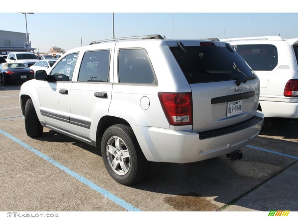 2005 Grand Cherokee Laredo - Bright Silver Metallic / Medium Slate Gray photo #5