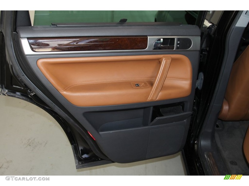 2004 Volkswagen Touareg V10 TDI Teak Door Panel Photo #76329224