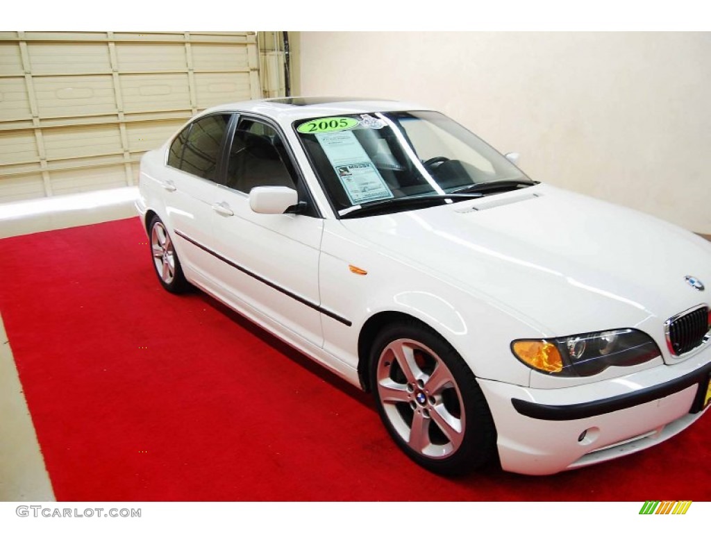 2005 3 Series 330i Sedan - Alpine White / Grey photo #1