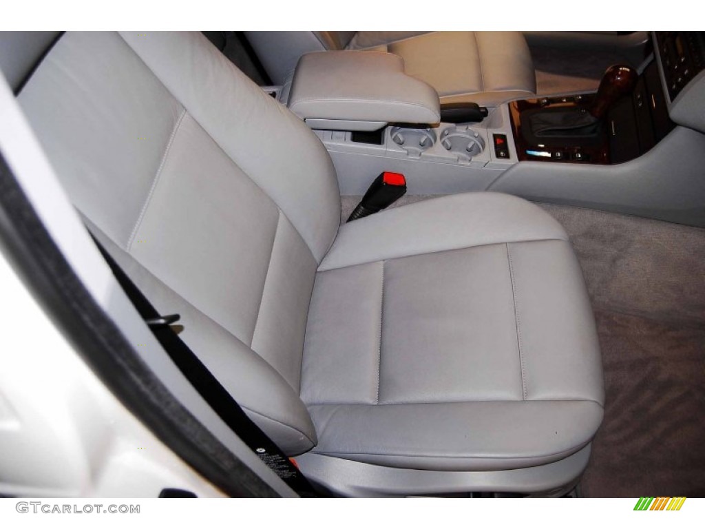 2005 3 Series 330i Sedan - Alpine White / Grey photo #20