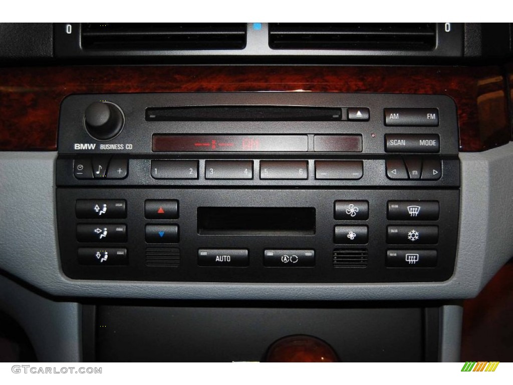2005 3 Series 330i Sedan - Alpine White / Grey photo #23