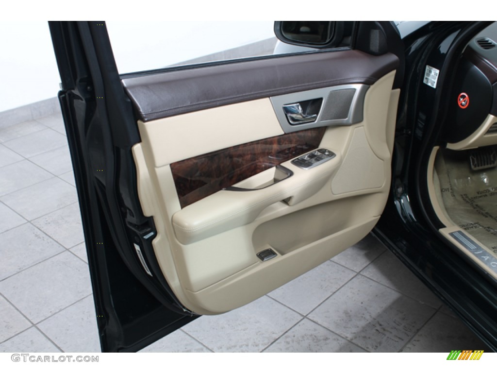 2009 Jaguar XF Premium Luxury Barley/Truffle Door Panel Photo #76330016