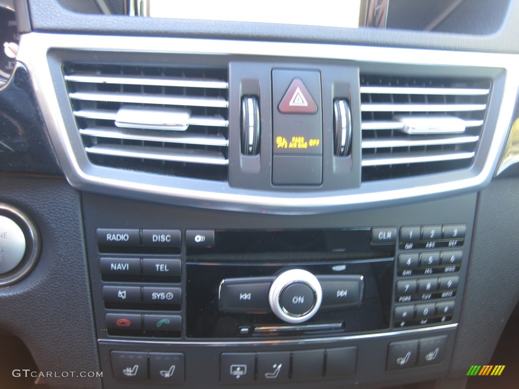 2010 Mercedes-Benz E 63 AMG Sedan Controls Photo #76330397