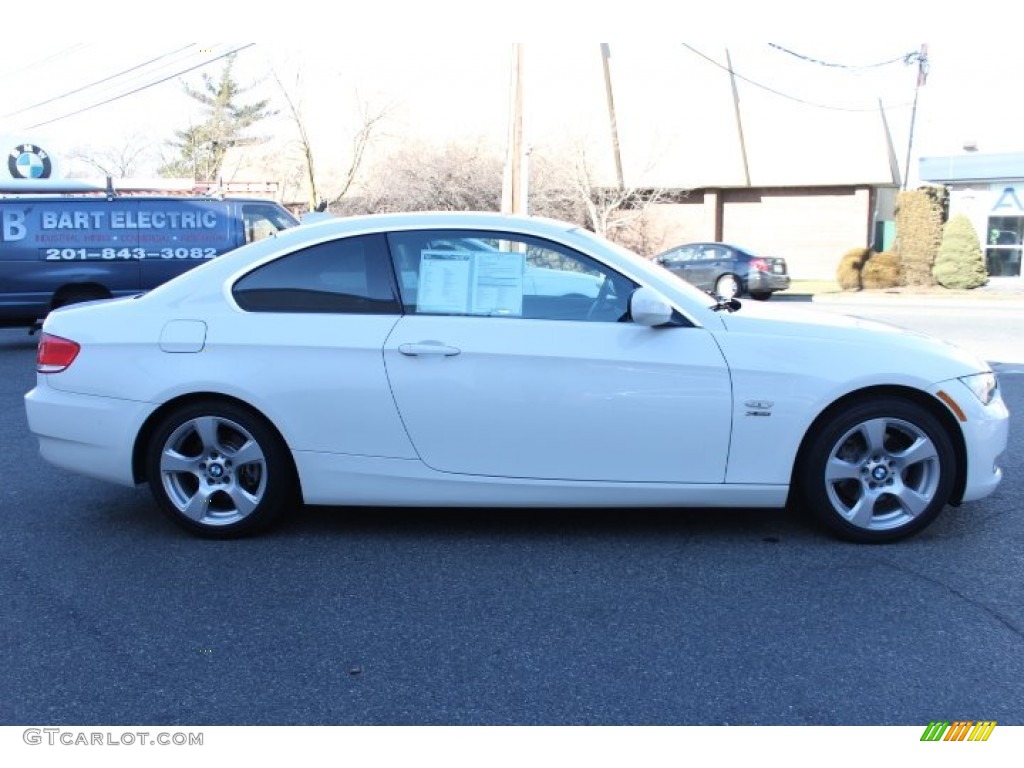2010 3 Series 328i xDrive Coupe - Alpine White / Black photo #4