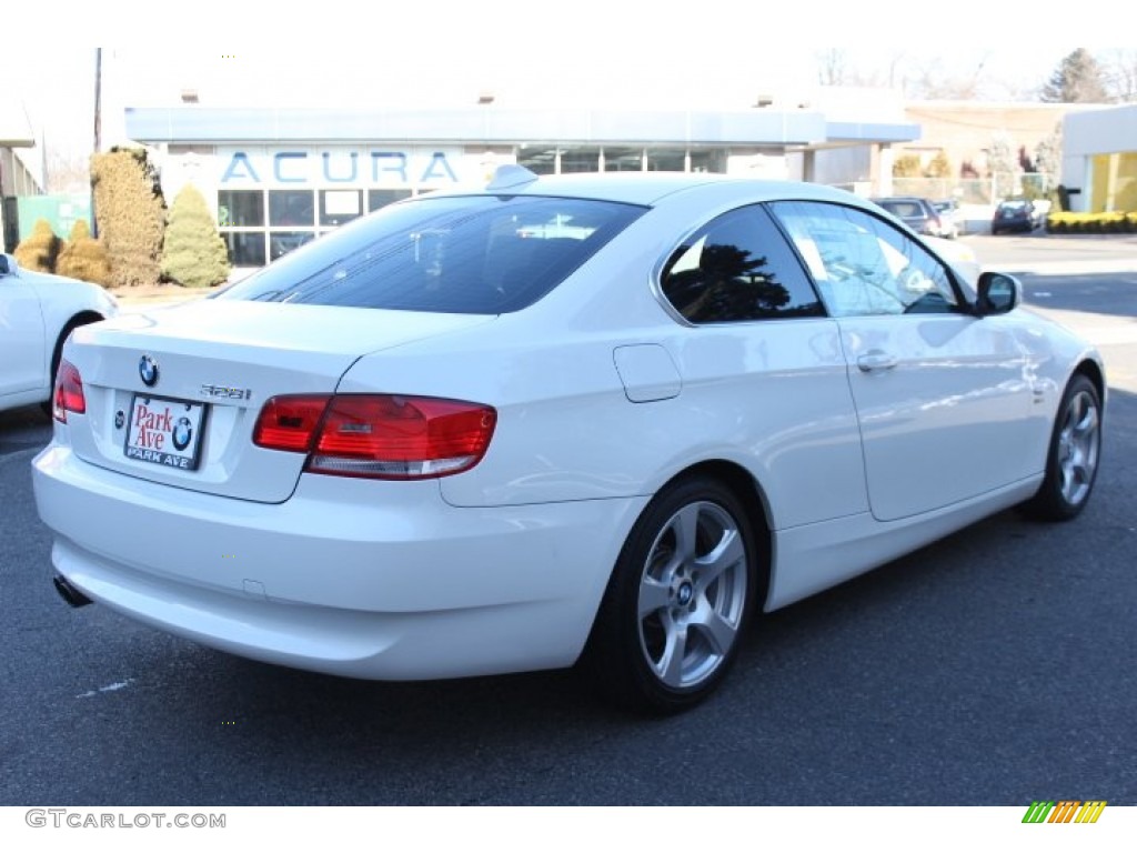 2010 3 Series 328i xDrive Coupe - Alpine White / Black photo #5