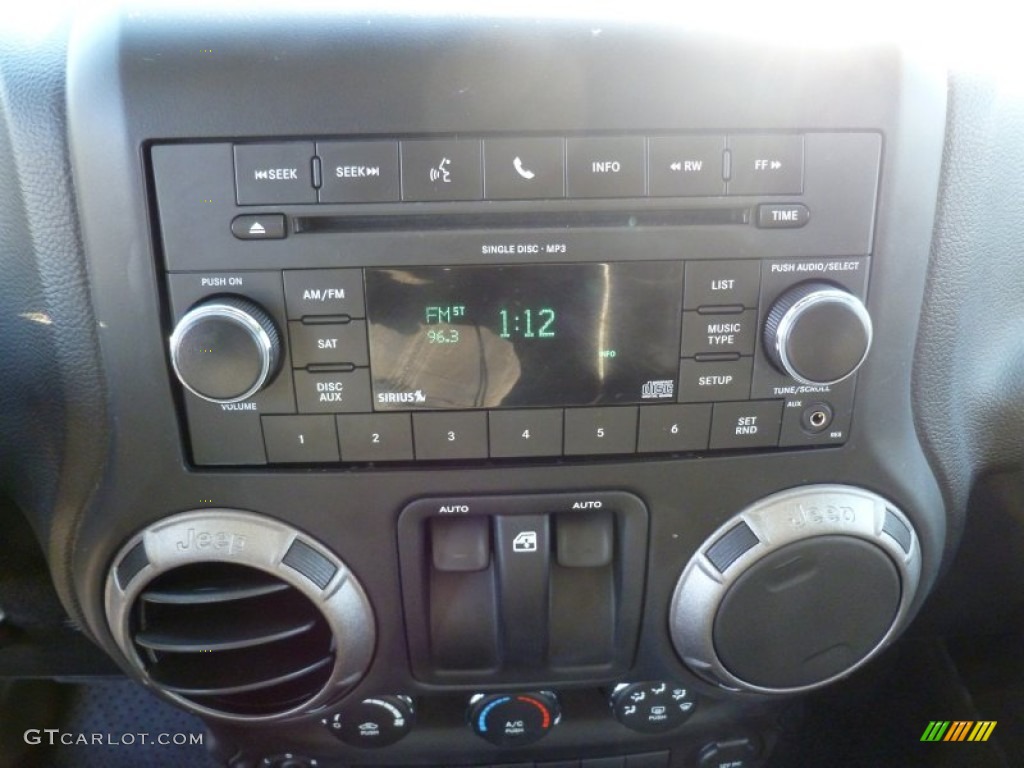 2011 Wrangler Sport S 4x4 - Bright Silver Metallic / Black photo #16