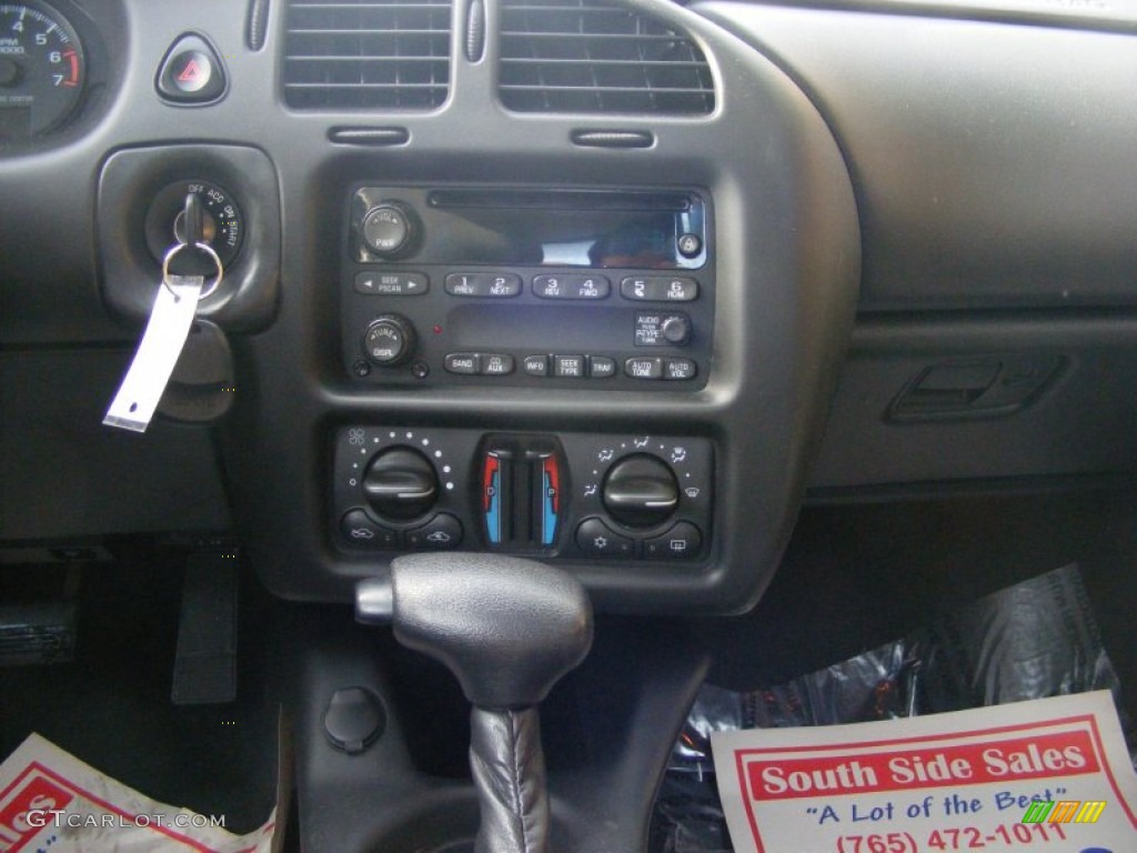 2004 Chevrolet Monte Carlo LS Controls Photo #76336084