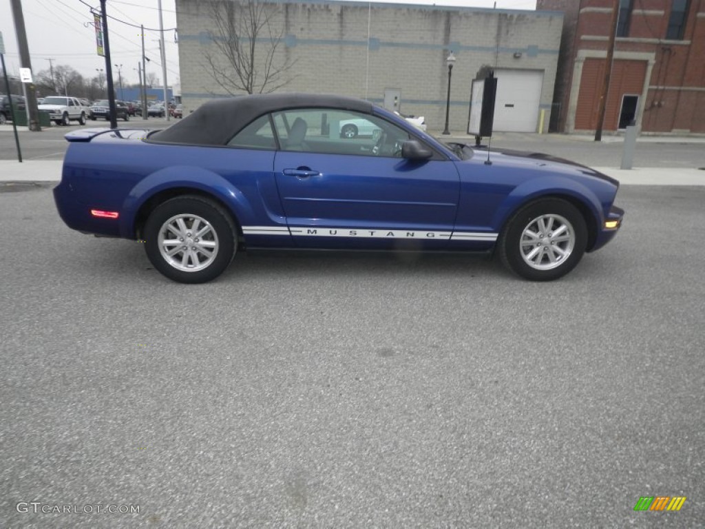 2008 Mustang V6 Deluxe Convertible - Vista Blue Metallic / Light Graphite photo #2
