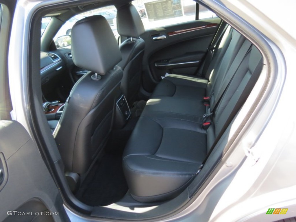 2013 Chrysler 300 Standard 300 Model Rear Seat Photo #76339285