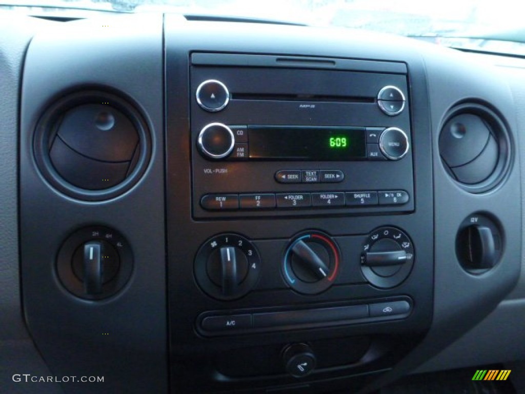 2008 Ford F150 STX SuperCab 4x4 Controls Photo #76339537