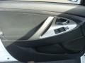 Super White - Camry SE Photo No. 8
