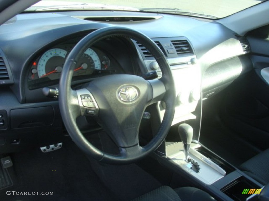 2011 Camry SE - Super White / Dark Charcoal photo #10