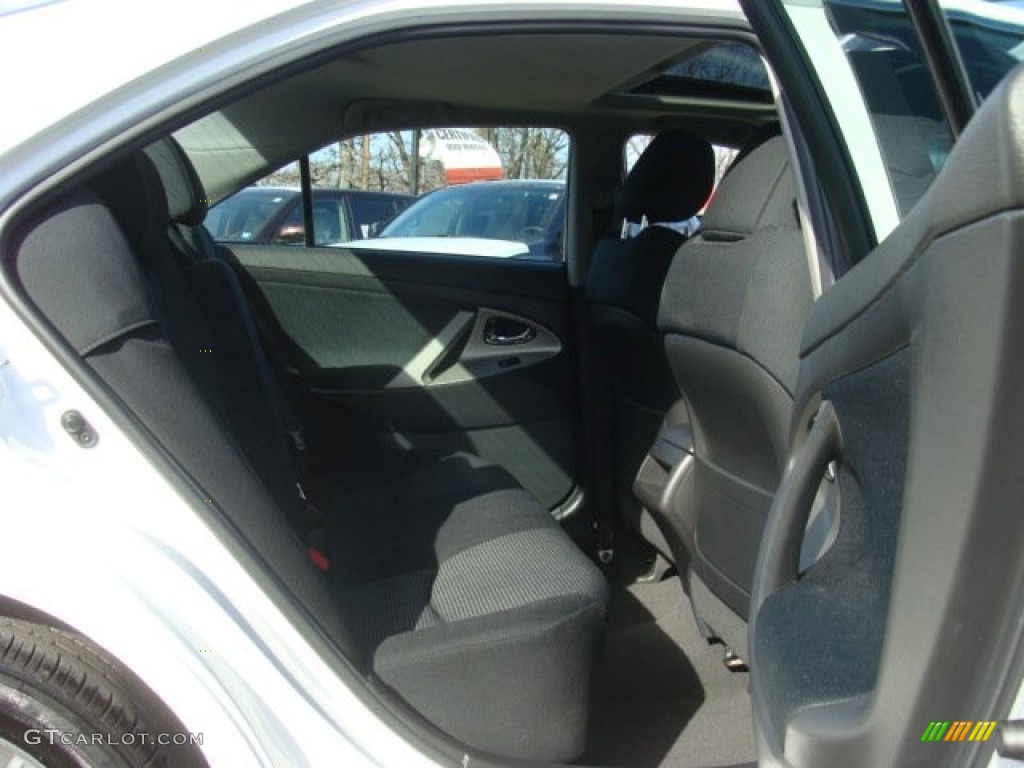 2011 Camry SE - Super White / Dark Charcoal photo #20