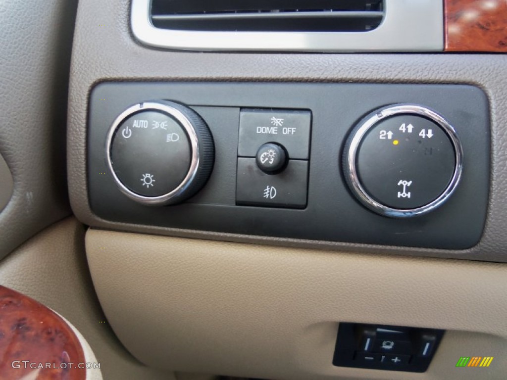 2013 Chevrolet Silverado 3500HD LTZ Crew Cab 4x4 Controls Photo #76339966