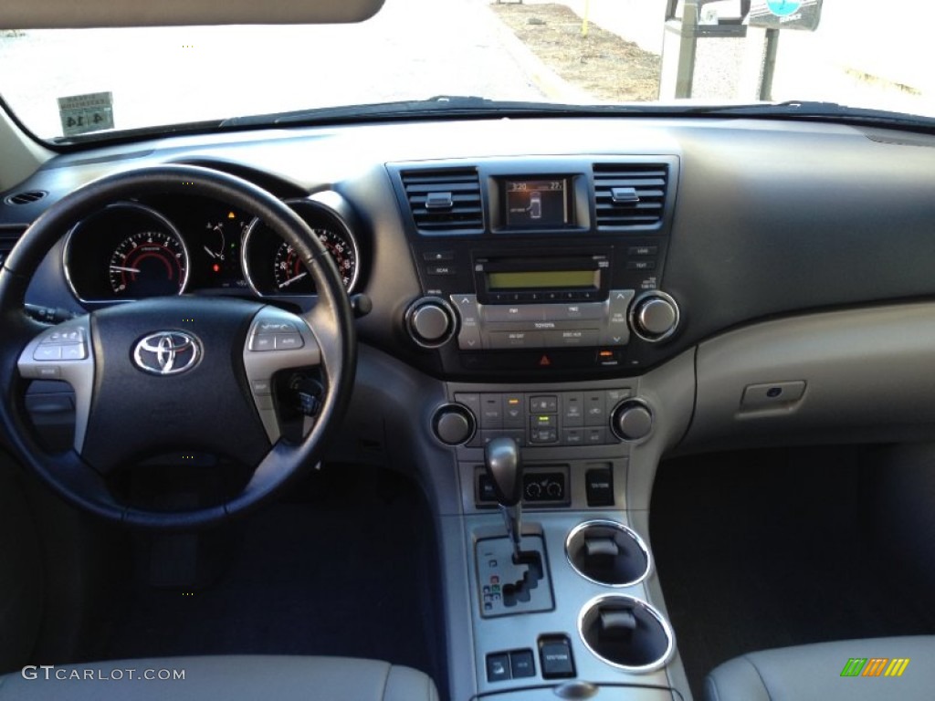 2010 Highlander SE 4WD - Classic Silver Metallic / Ash photo #12