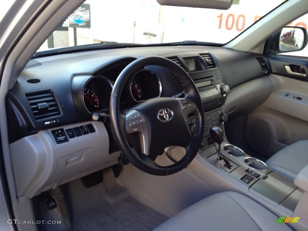 2010 Highlander SE 4WD - Classic Silver Metallic / Ash photo #13
