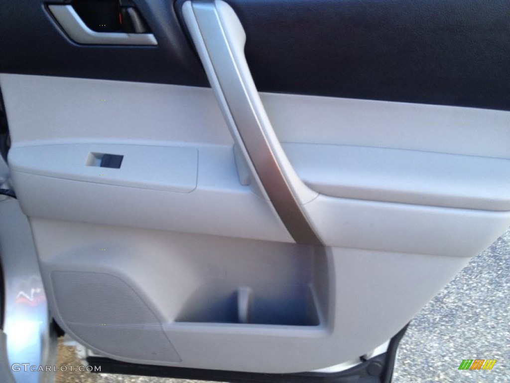 2010 Highlander SE 4WD - Classic Silver Metallic / Ash photo #24