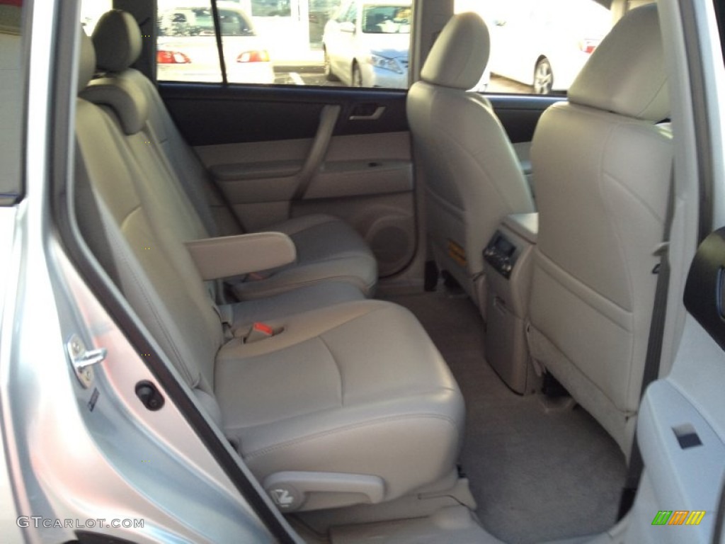 2010 Highlander SE 4WD - Classic Silver Metallic / Ash photo #25