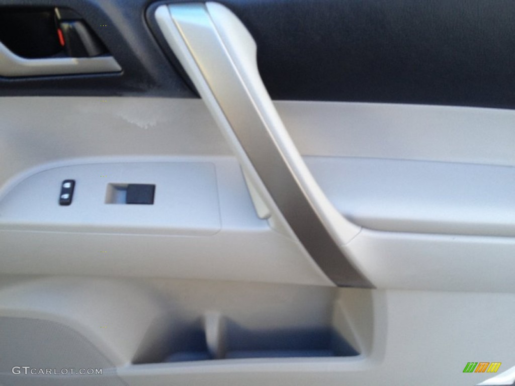 2010 Highlander SE 4WD - Classic Silver Metallic / Ash photo #28