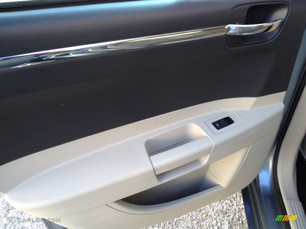 2006 300 Touring - Silver Steel Metallic / Dark Slate Gray/Light Graystone photo #9