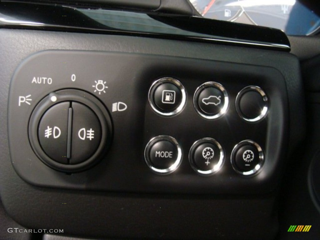2012 Maserati GranTurismo Convertible GranCabrio Sport Controls Photo #76344124