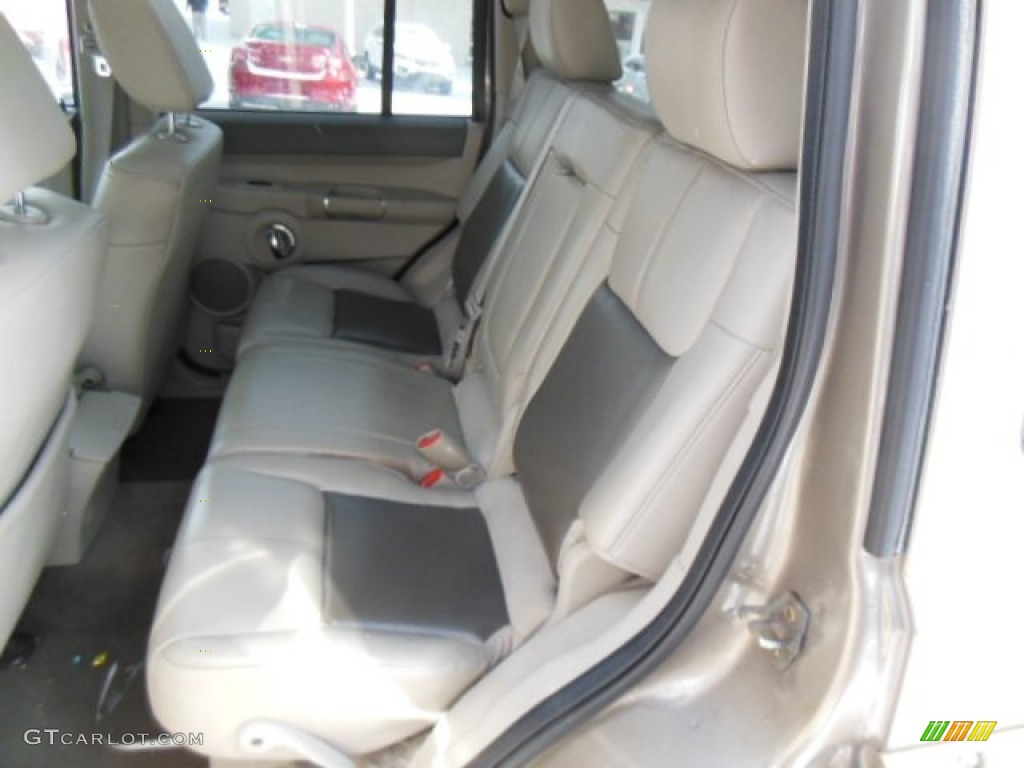 Dark Khaki/Light Graystone Interior 2006 Jeep Commander Limited 4x4 Photo #76345168