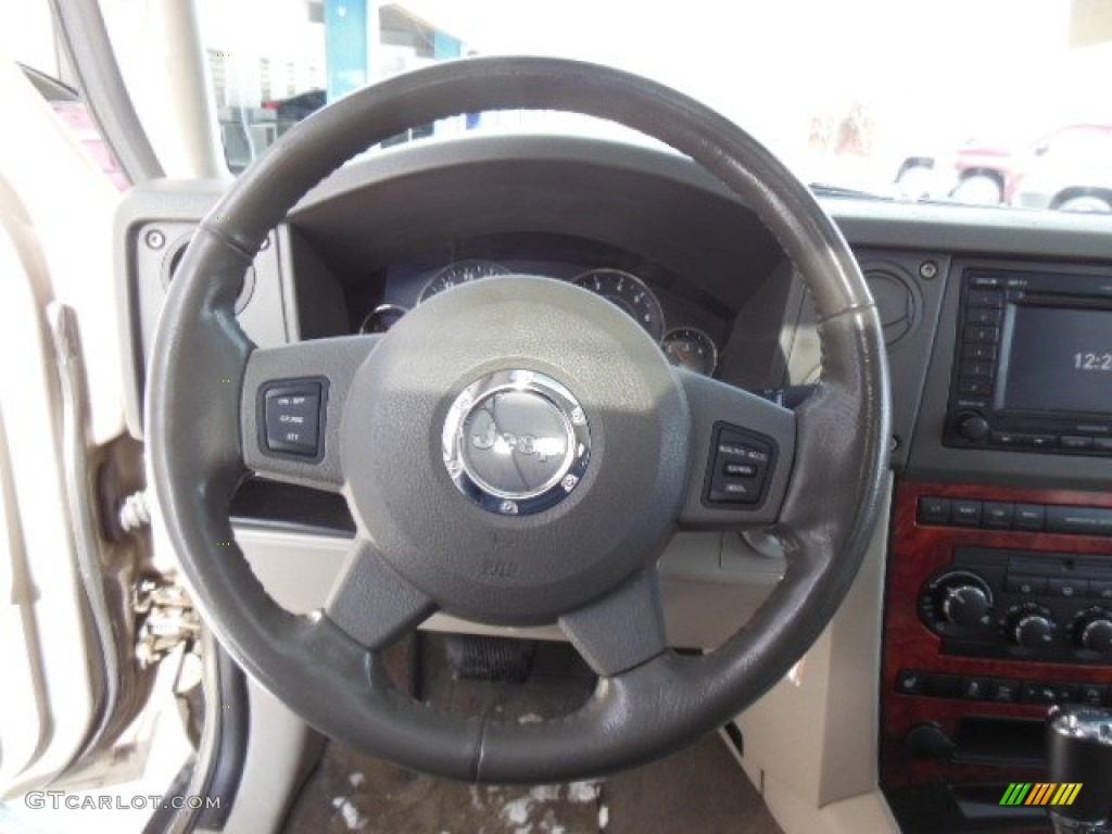 2006 Jeep Commander Limited 4x4 Dark Khaki/Light Graystone Steering Wheel Photo #76345241
