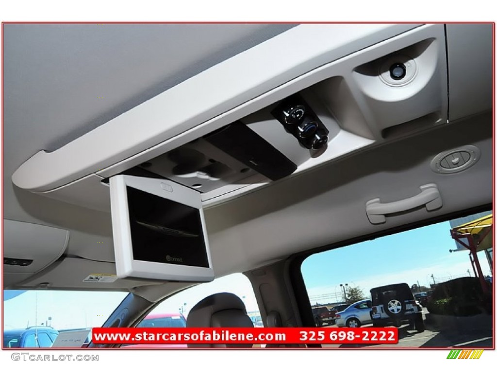 2013 Town & Country Touring - L - Brilliant Black Crystal Pearl / Dark Frost Beige/Medium Frost Beige photo #22