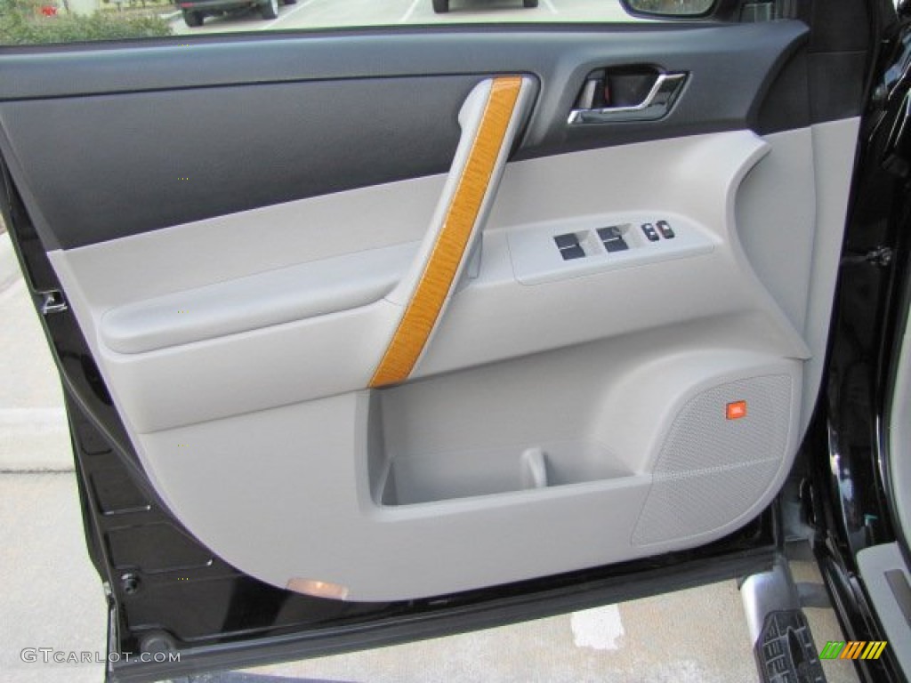 2008 Toyota Highlander Hybrid Limited 4WD Door Panel Photos