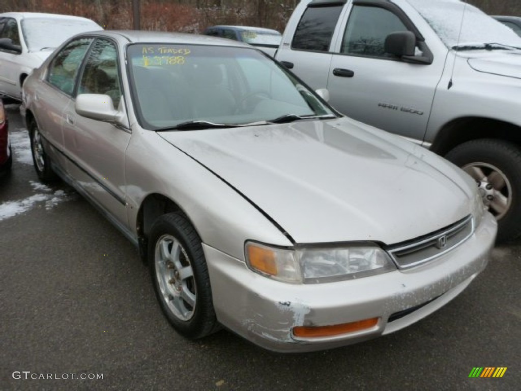 1996 Accord LX Sedan - Heather Mist Metallic / Beige photo #1