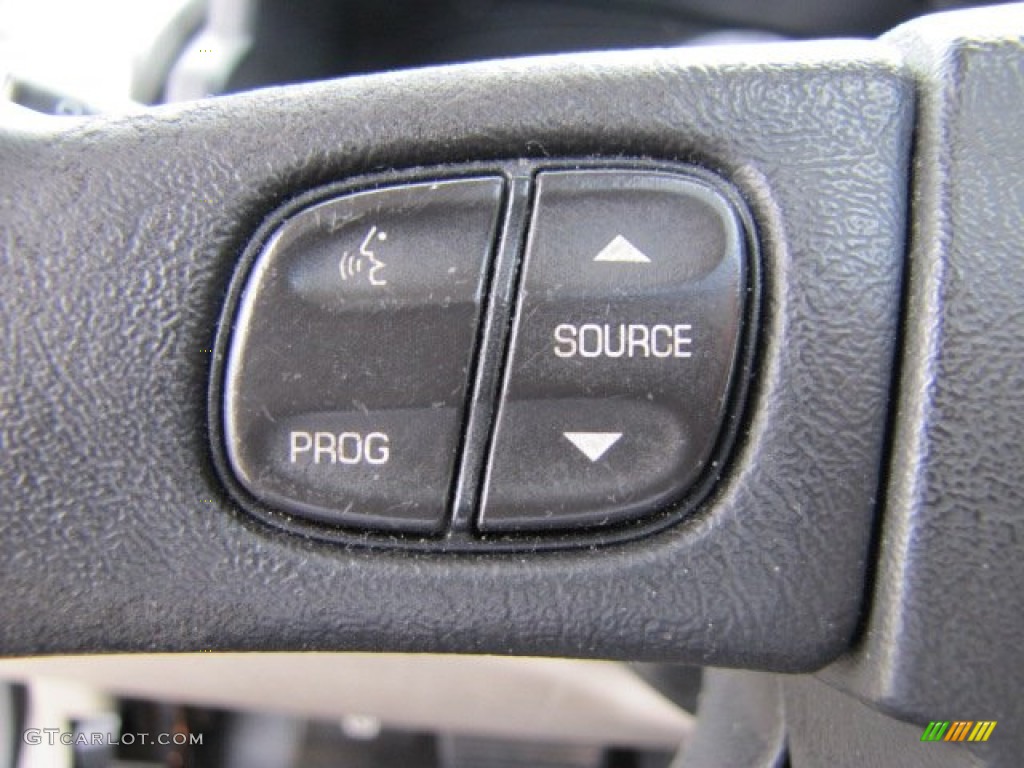 2003 Hummer H2 SUV Controls Photo #76349335